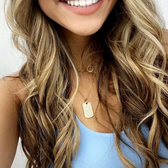 Meet your Posher, Claudia - Picture 1 of 1